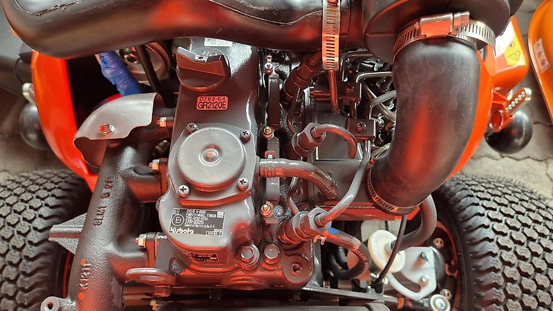 Kubota GR 2120 S ALLRAD SEITENAUSWURF