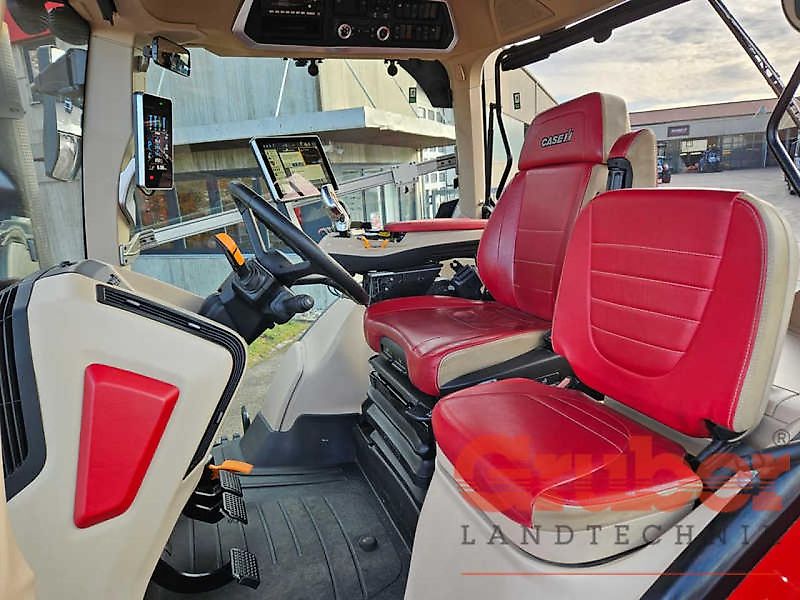 Case IH Optum 300 CVX Drive