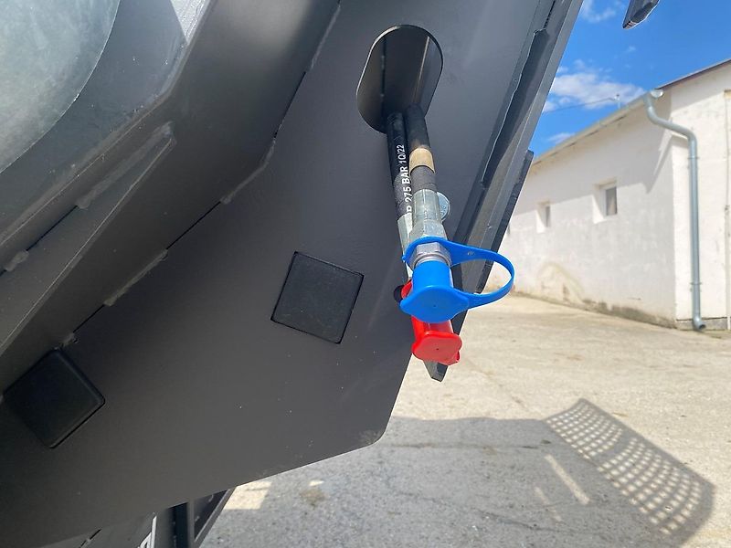 Fliegl Bála bontó és beszóró kanál