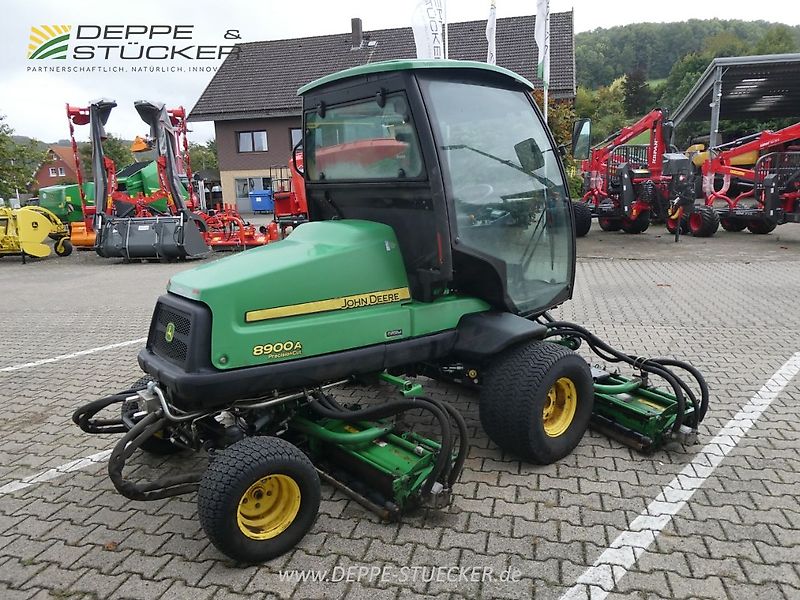 John Deere 8900A
