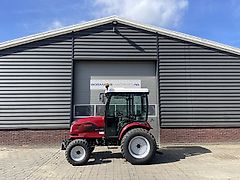 Knegt 404 4WD 40 PK met cabine - fronthef BJ 2024 70 uur