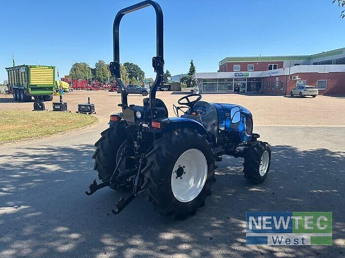 New Holland BOOMER 50