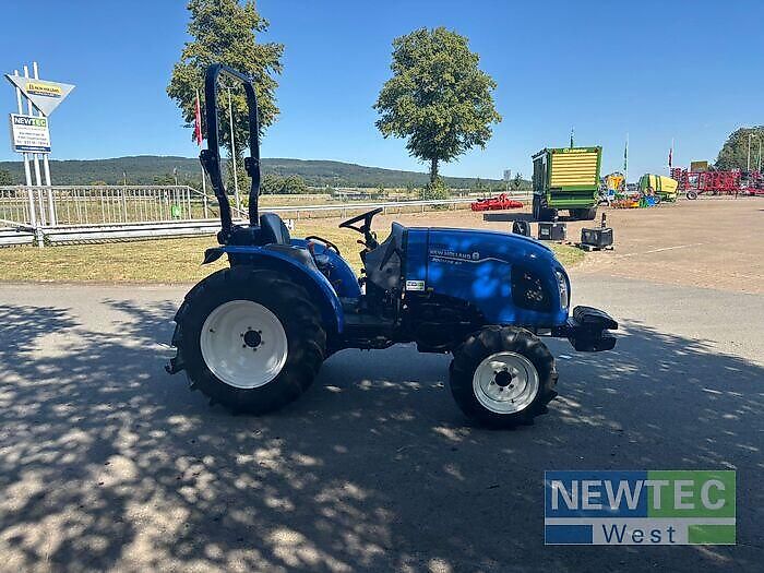 New Holland BOOMER 50