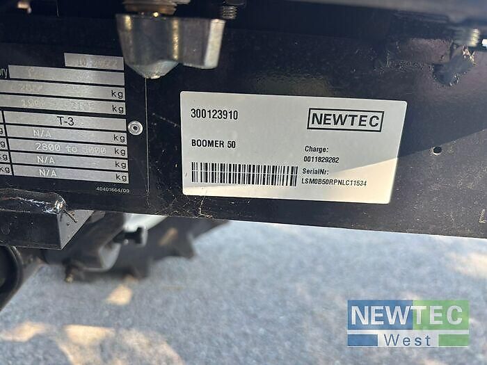 New Holland BOOMER 50
