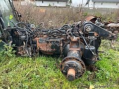 New Holland T8040 Case Magnum 310 - części - zwolnica (Części zamienne)