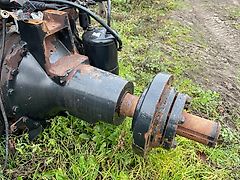 New Holland T8040 Case Magnum 310 - części - obudowa osi 87367552 (Części zamienne)