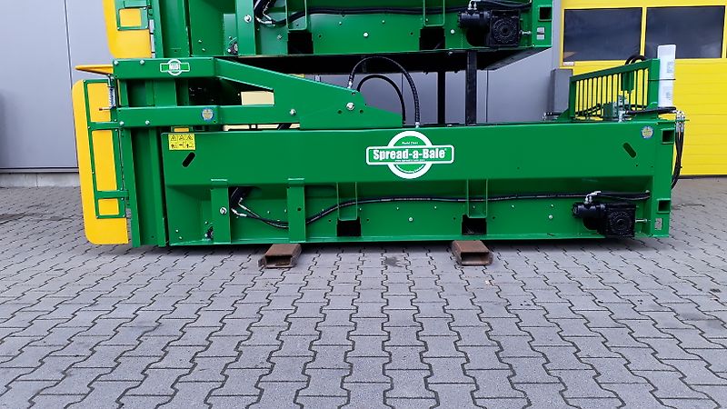 Spread-a-Bale Mini