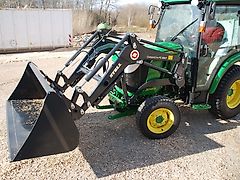 Stoll Stoll Compactline Frontlader zu John Deere Kleintraktoren. Sofort verfügbar
