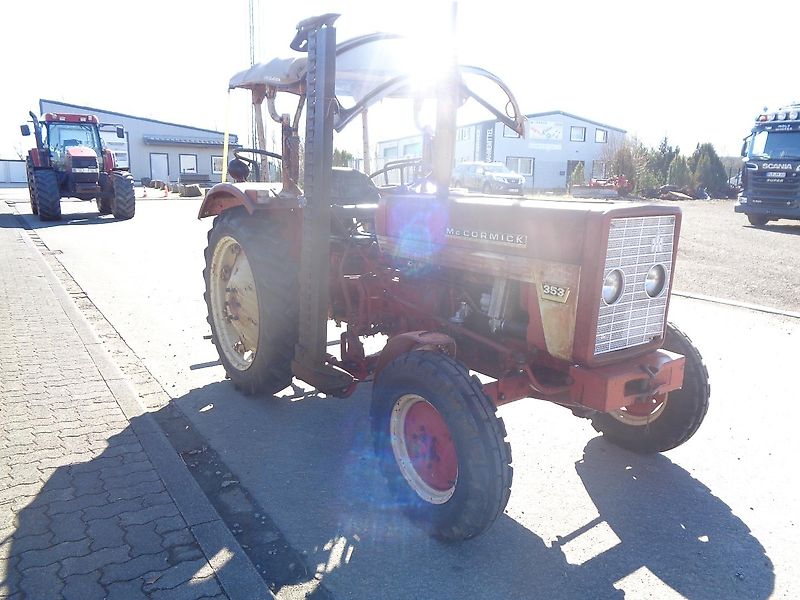Case IH 353