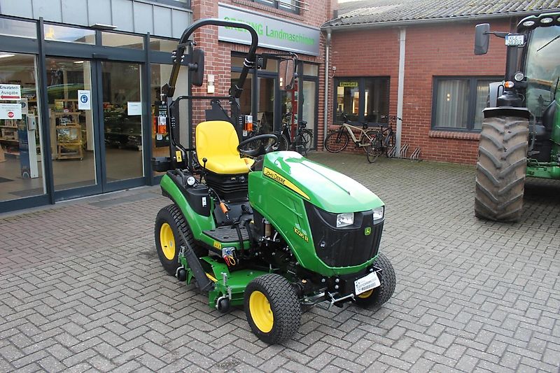 John Deere 1026R