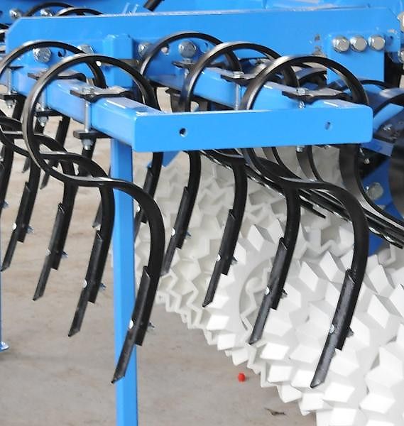 Bremer Maschinenbau Polygonringwalze PGZ 300 - schafft ideale Voraussetzungen für ein erfolgreiches Saatbett