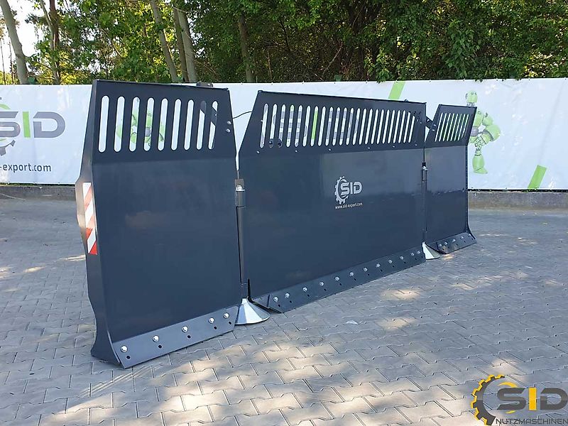 SID Mais-Flachschieber Schiebeschild Siloschield/Hydraulically foldable maize shield