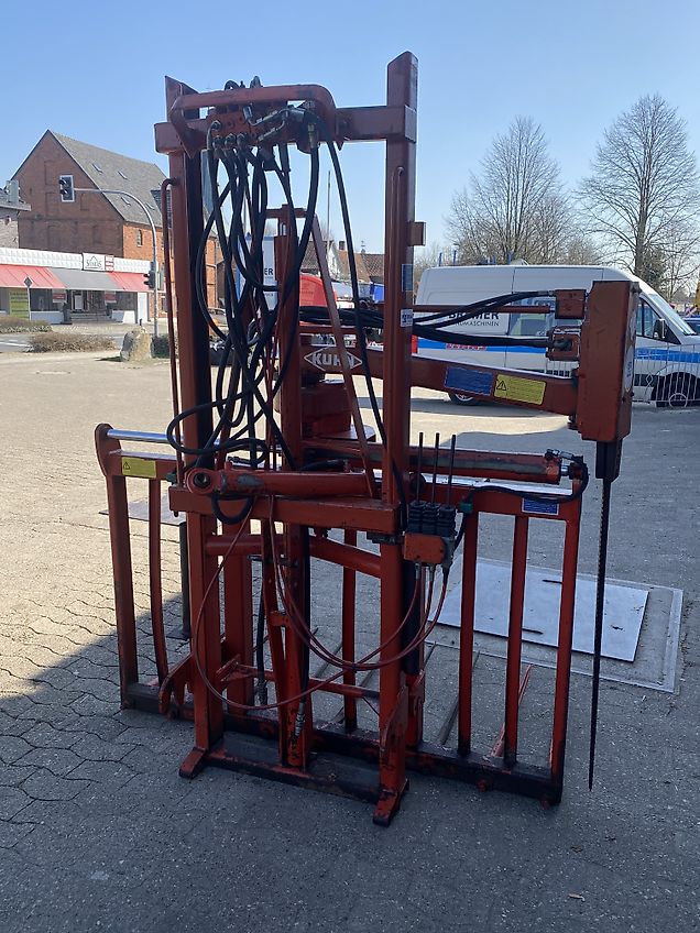 Kuhn B 1801 E Doppelmessergerat mit Hubgerüst und hydraulischem Oberlenker