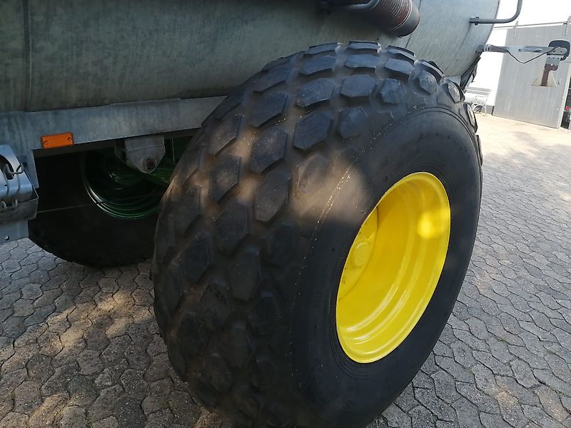Meyer-Lohne Güllefass 7000Liter 1 Achsiges Güllefass von Meyer-Lohne Bereifung 23.1-26 Wabenprofil Vakumtankwagen