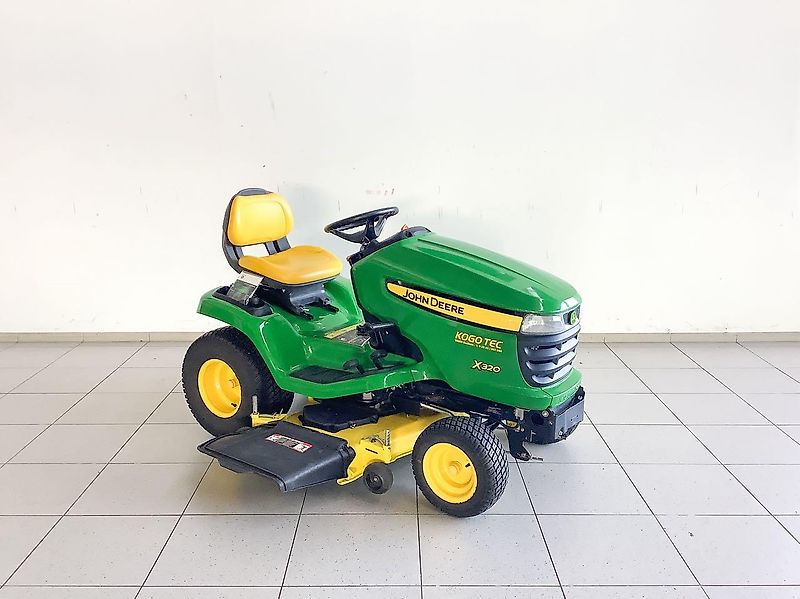 John Deere X320