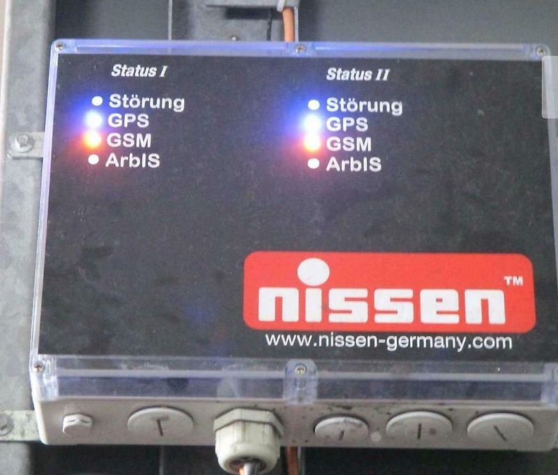 Nissen Verkehrsleittafel Absperrtafel Verkehrsleitanhänger GPS