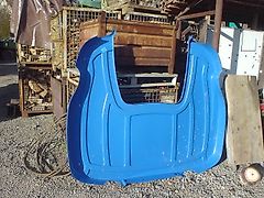 New Holland Dachhaube, Typ unbekannt, leicht gerissen