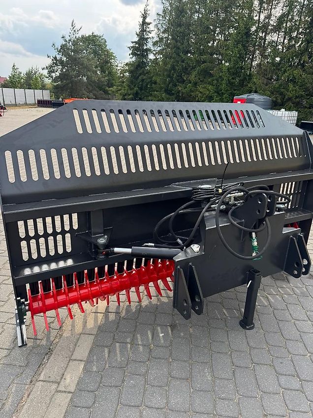 D&D Landtechnika Siloverteiler aus Rotor und Schild / Siloschild