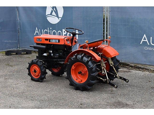 Kubota B5000