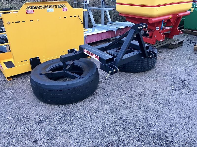 Moulton Silage Pushers