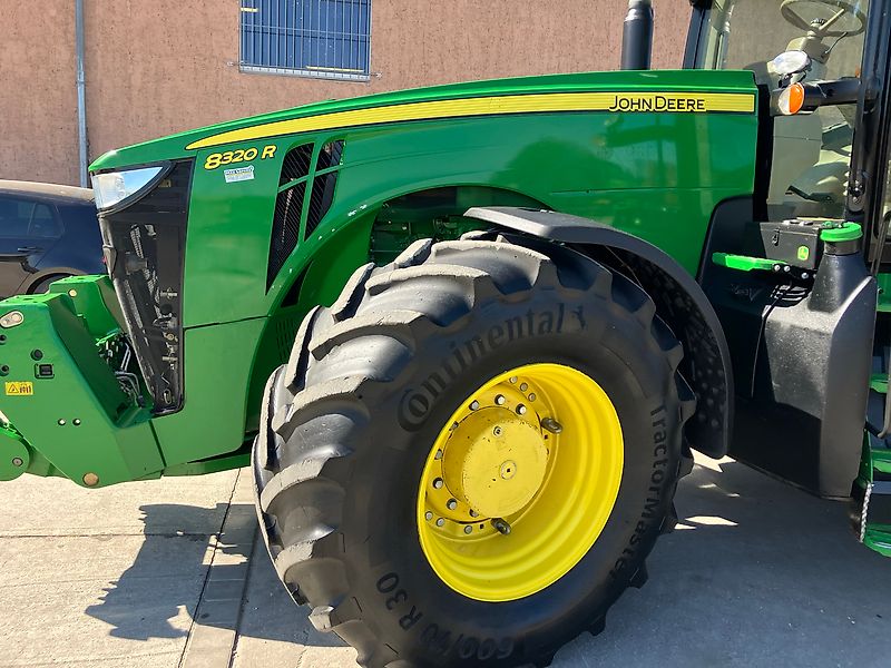 John Deere 8320R *Powr Shift 16/5*