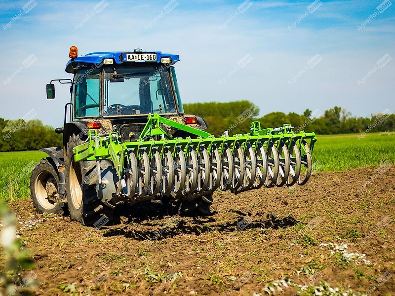 Bomet U865 / Aggregat zur Stoppelbearbeitung mit einer Walze 180-380 cm