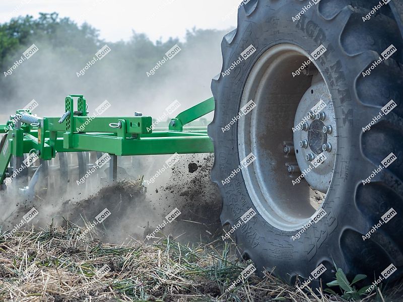 Bomet U865 / Aggregat zur Stoppelbearbeitung mit einer Walze 180-380 cm