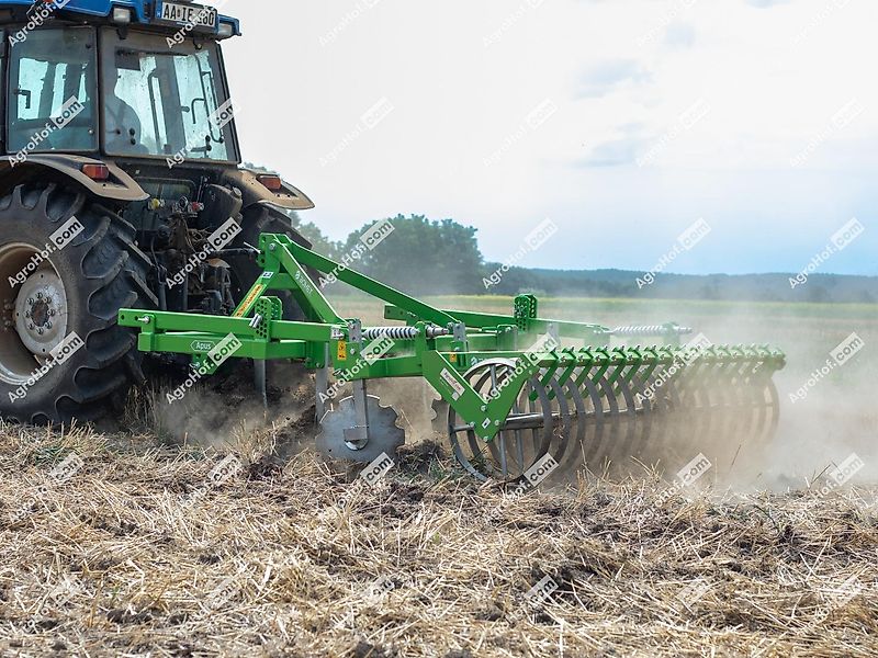 Bomet U865 / Aggregat zur Stoppelbearbeitung mit einer Walze 180-380 cm