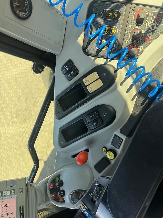 Massey Ferguson 8470