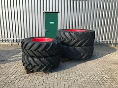 Michelin 650/65R42 + 480/70R30 spoor 200cm