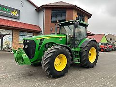 John Deere 8270R