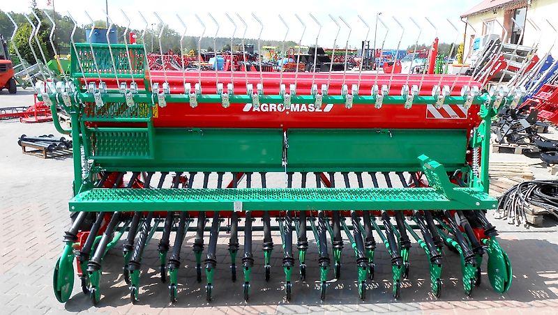 AGRO-MASZ Drillmaschine SR-300 / Seed drill/ Siewnik rzędowy SR-300 / Sembradora en línea SR-300