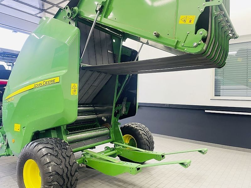 John Deere V461M