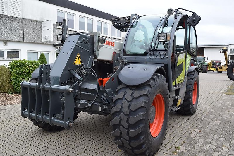 Claas SCORPION 7044