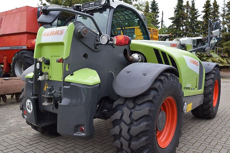 Claas SCORPION 7044