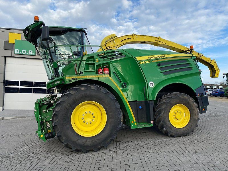 John Deere 8400i