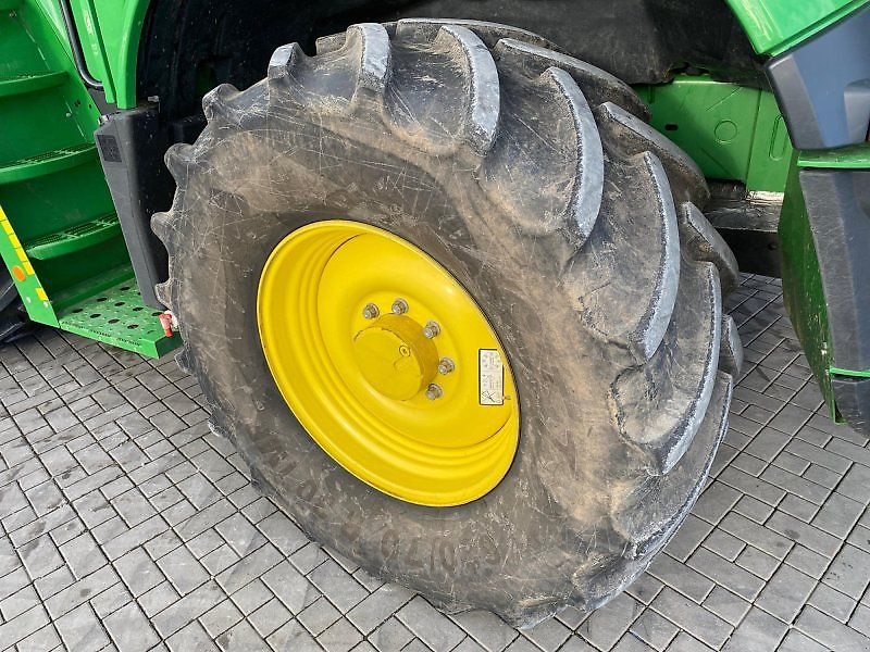 John Deere 8400i