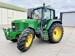 John Deere 6910