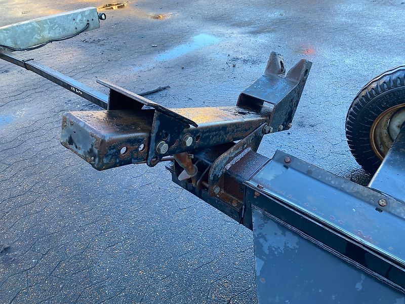 New Holland Skærebordsvogn (Spare part/Reservedel/Ersatzteil)