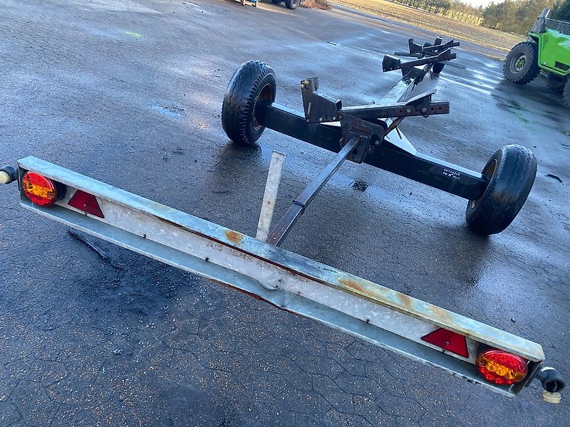 New Holland Skærebordsvogn (Spare part/Reservedel/Ersatzteil)