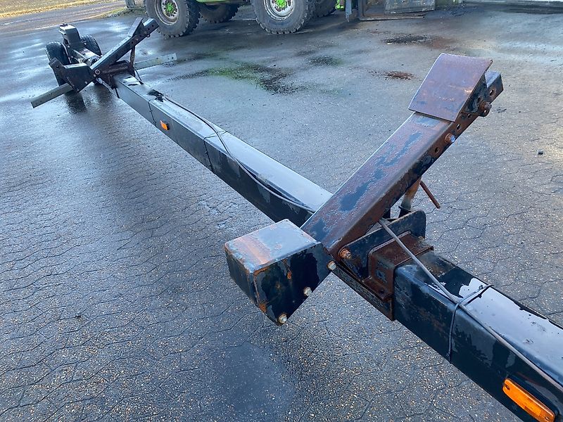 New Holland Skærebordsvogn (Spare part/Reservedel/Ersatzteil)