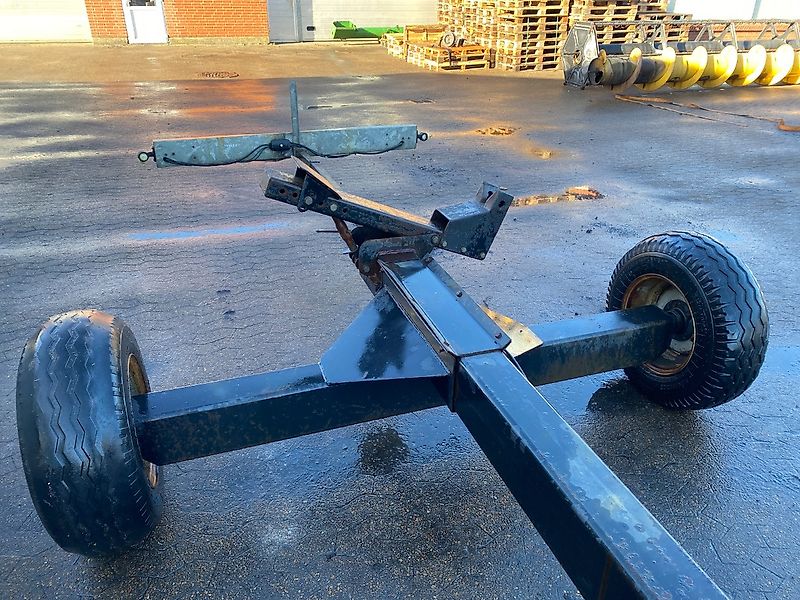 New Holland Skærebordsvogn (Spare part/Reservedel/Ersatzteil)