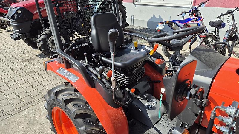 Kubota B2-261 D ROPS FRONTLADER QUICKE C12S
