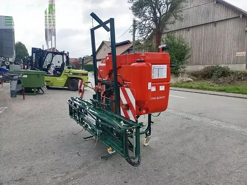 Vogel & Noot is 83 feldspritze