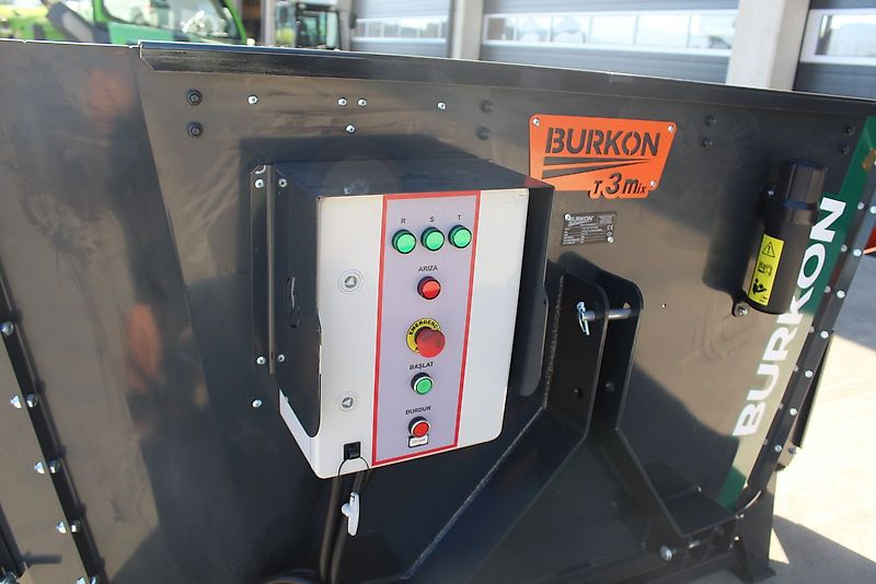 Burkon Elektrofuttermischer 3 m³