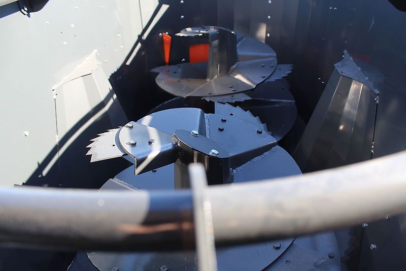 Burkon Elektrofuttermischer 3 m³