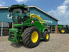 John Deere 8700