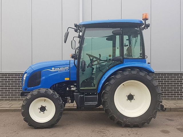 New Holland BOOMER 55 CAB HST STAGE V