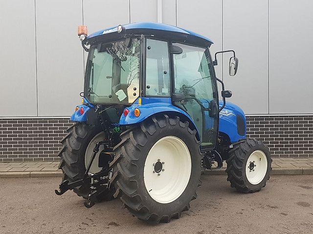 New Holland BOOMER 55 CAB HST STAGE V