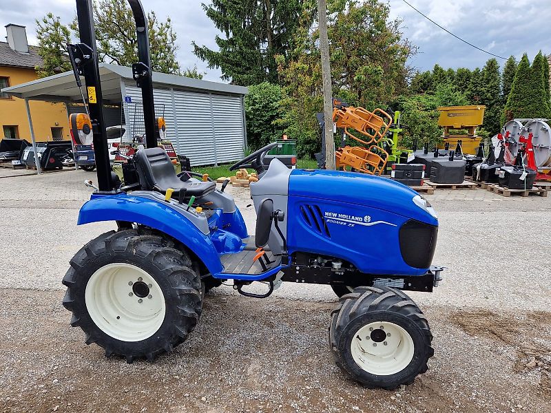 New Holland Boomer 25